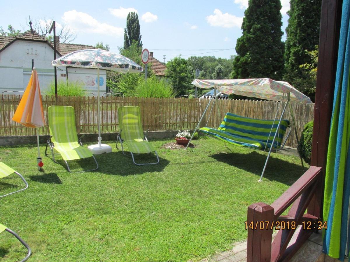Holiday Home In Balatonkeresztur 19455 Екстер'єр фото