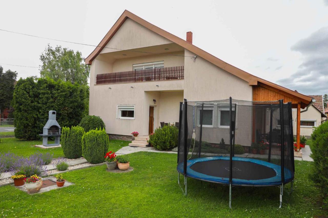 Holiday Home In Balatonkeresztur 19455 Екстер'єр фото